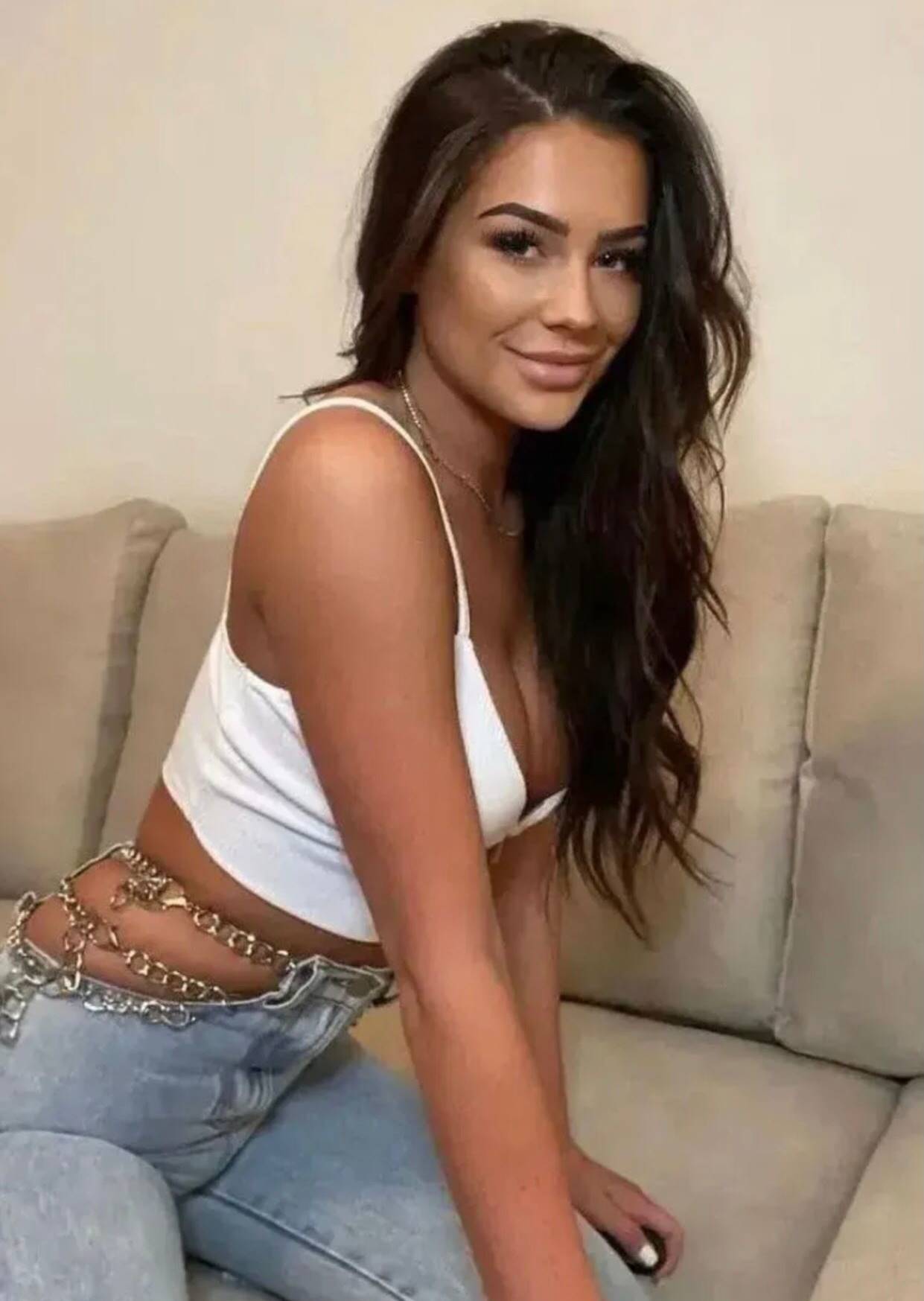 Ataköy Escort Ece İle Cazibe Dolu Sıcak Zevkler