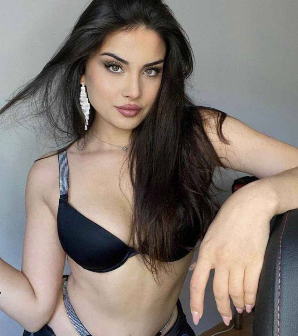 Ataköy Escort Hülya İle Fantezileri Sınırsızca Yaşa